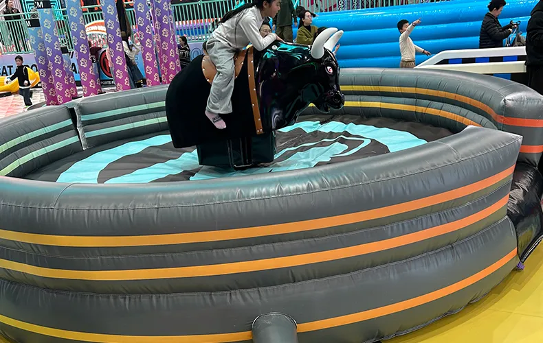Customized Indoor Bullfighting Machine (Bull Riding Game Machine) Play Zone